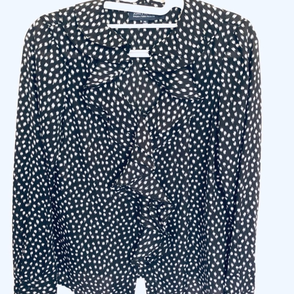 Jones NY Black print ruffle button down blouse small-petite